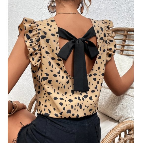 SHEIN Tops - SHEIN Frenchy Allover Print Tie Back Ruffle Trim Blouse in Khaki Size L (8/10)